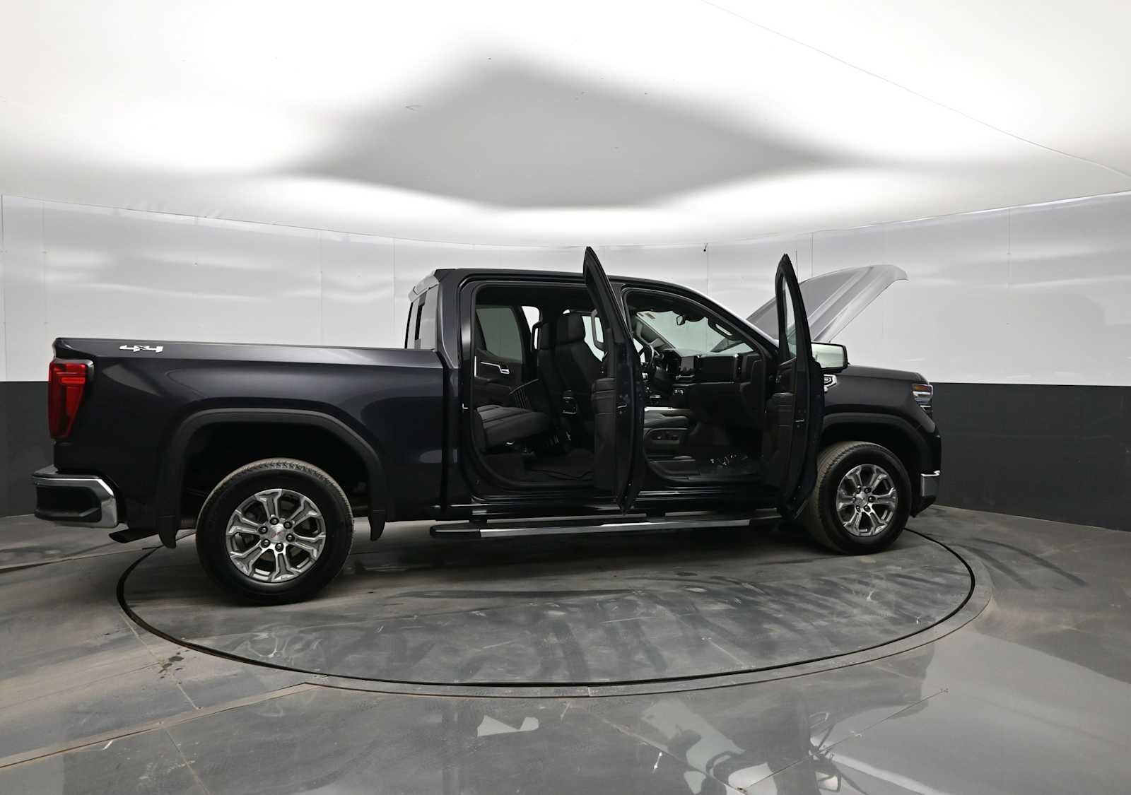 Used 2022 GMC Sierra 1500 SLT w/ SLT Convenience Package image 42