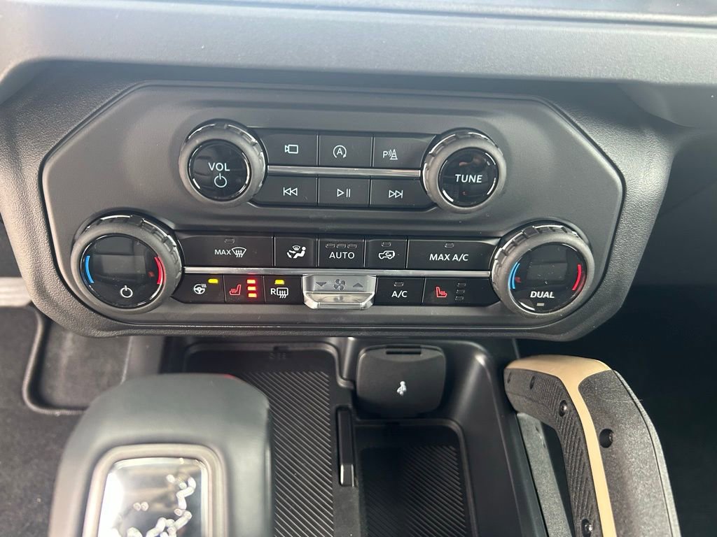 New 2025 Ford Bronco Badlands image 14