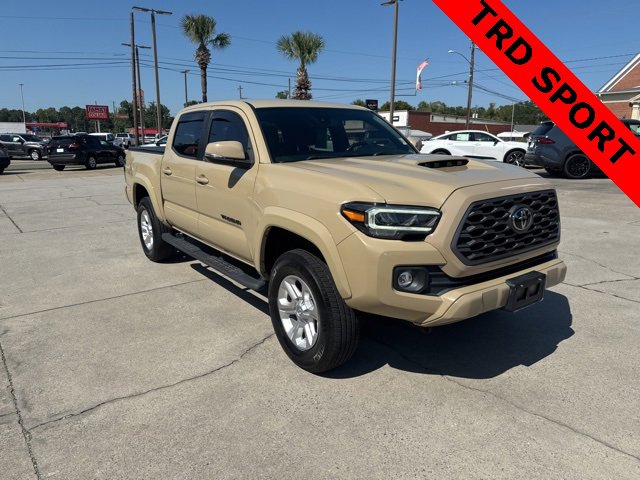 Used 2020 Toyota Tacoma TRD Sport w/ Technology Package image 3