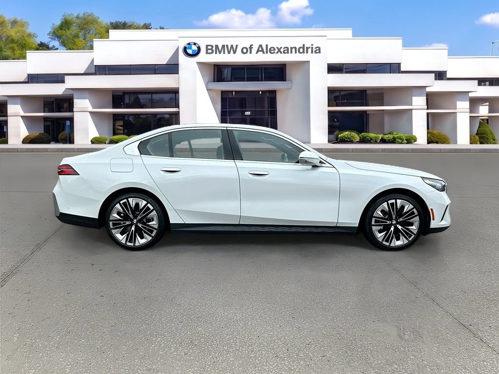 Used 2026 BMW 530i xDrive AWD/4WD image 8