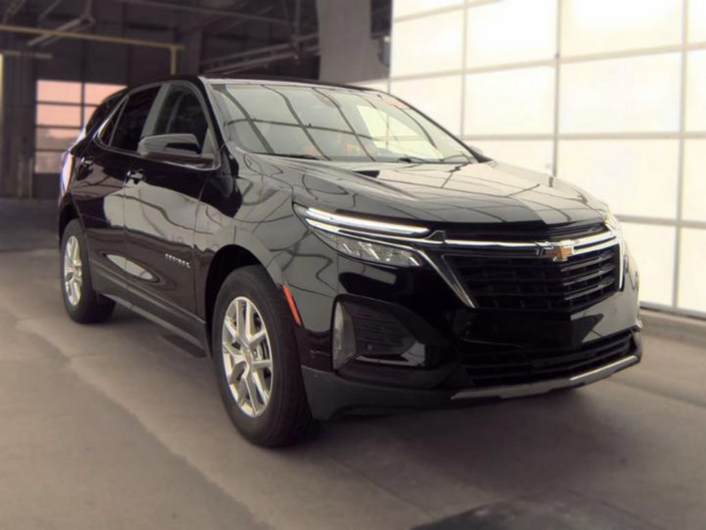 Used 2023 Chevrolet Equinox LT AWD/4WD image 3