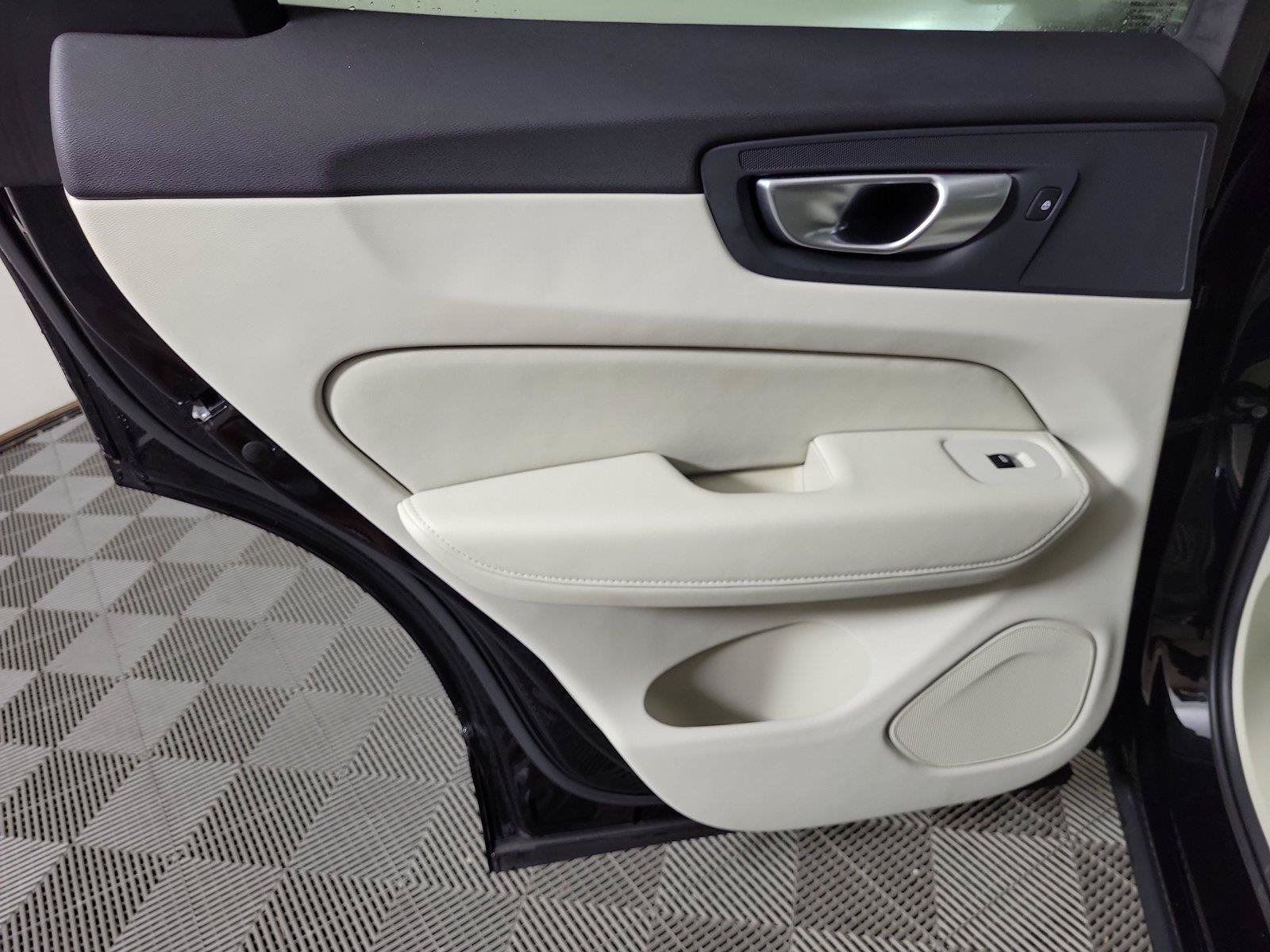 Certified 2023 Volvo XC60 B5 Plus w/ Protection Package Premier FWD image 17