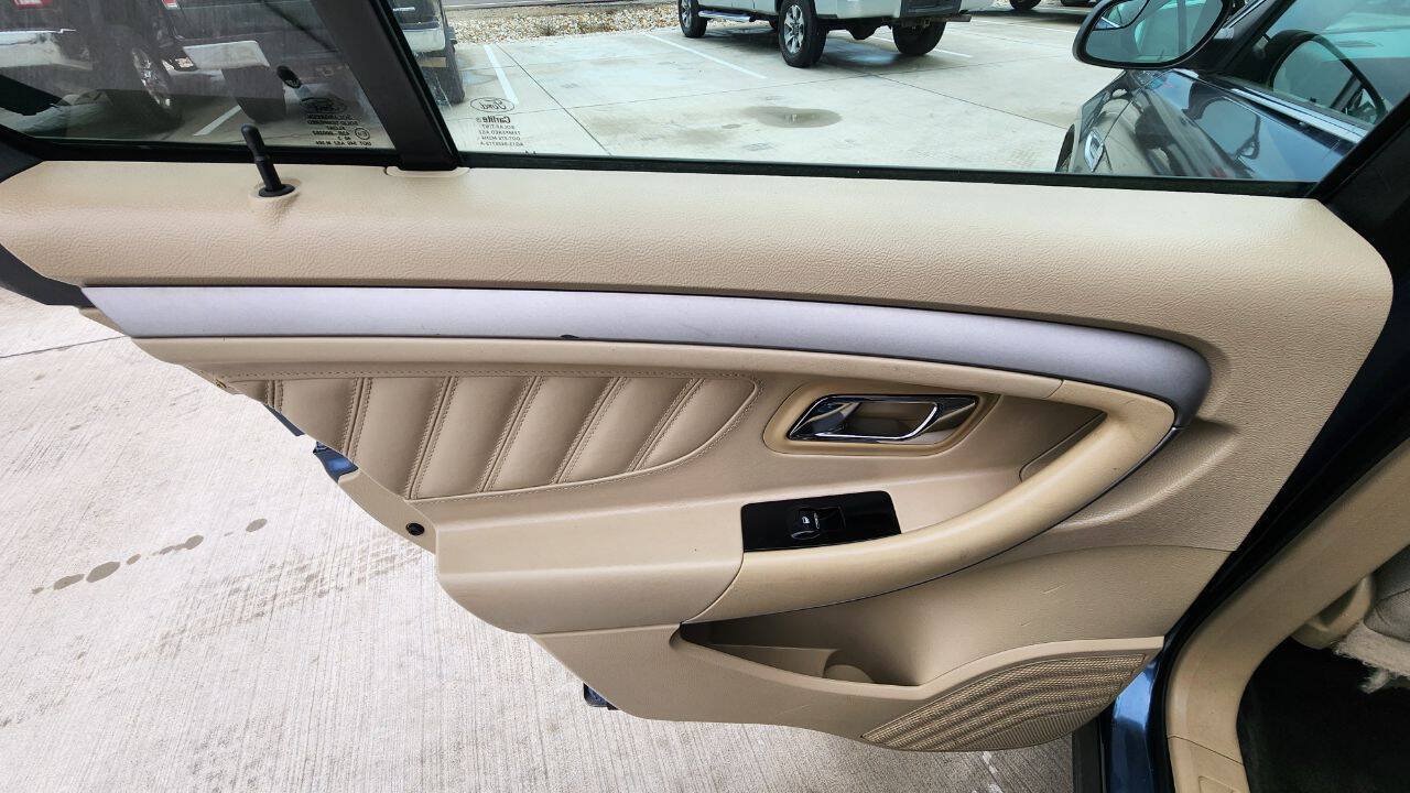 Used 2018 Ford Taurus SE FWD image 19
