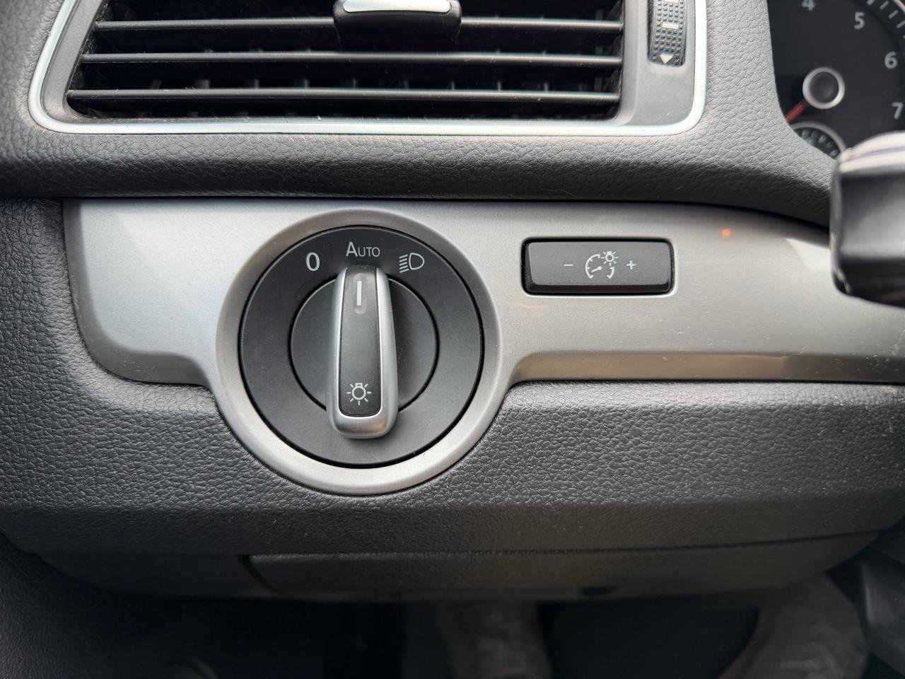 Used 2013 Volkswagen Passat 2.5 S FWD image 27