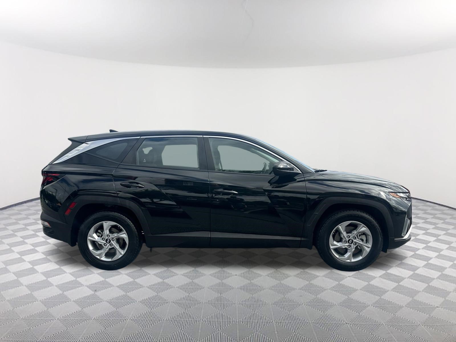 Used 2023 Hyundai Tucson SE FWD image 4