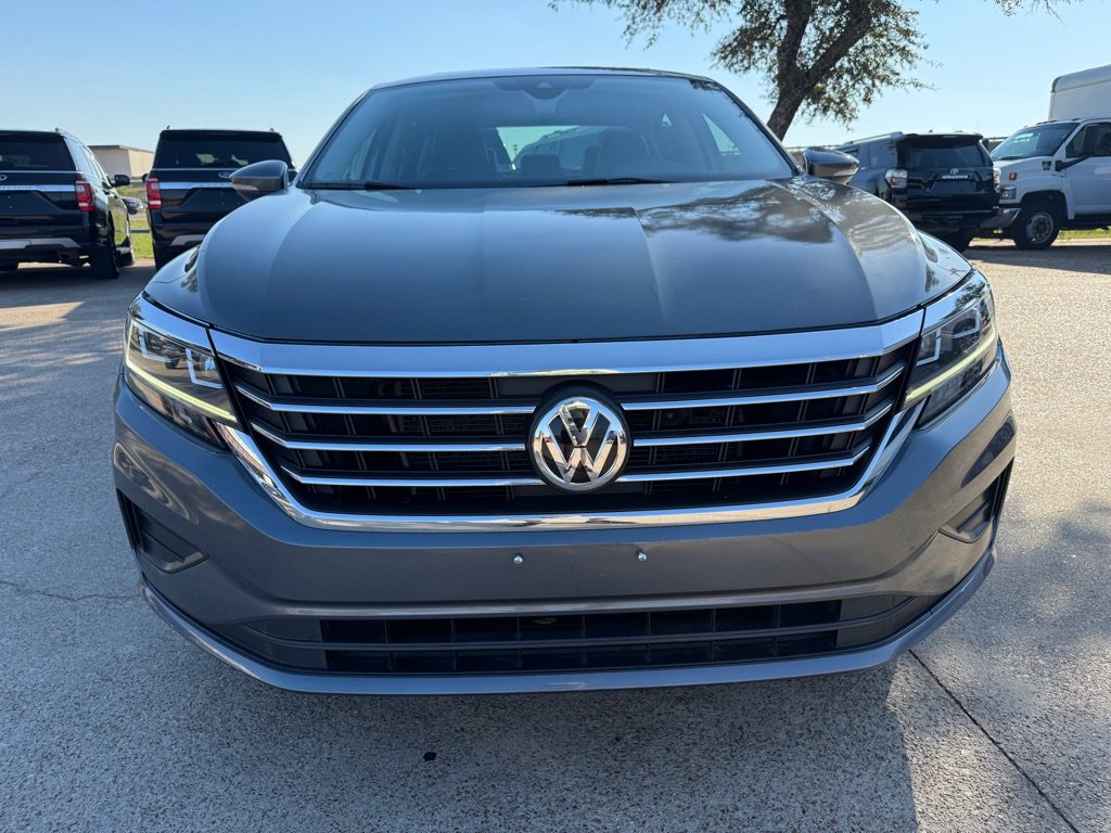 Used 2021 Volkswagen Passat 2.0T SE image 2