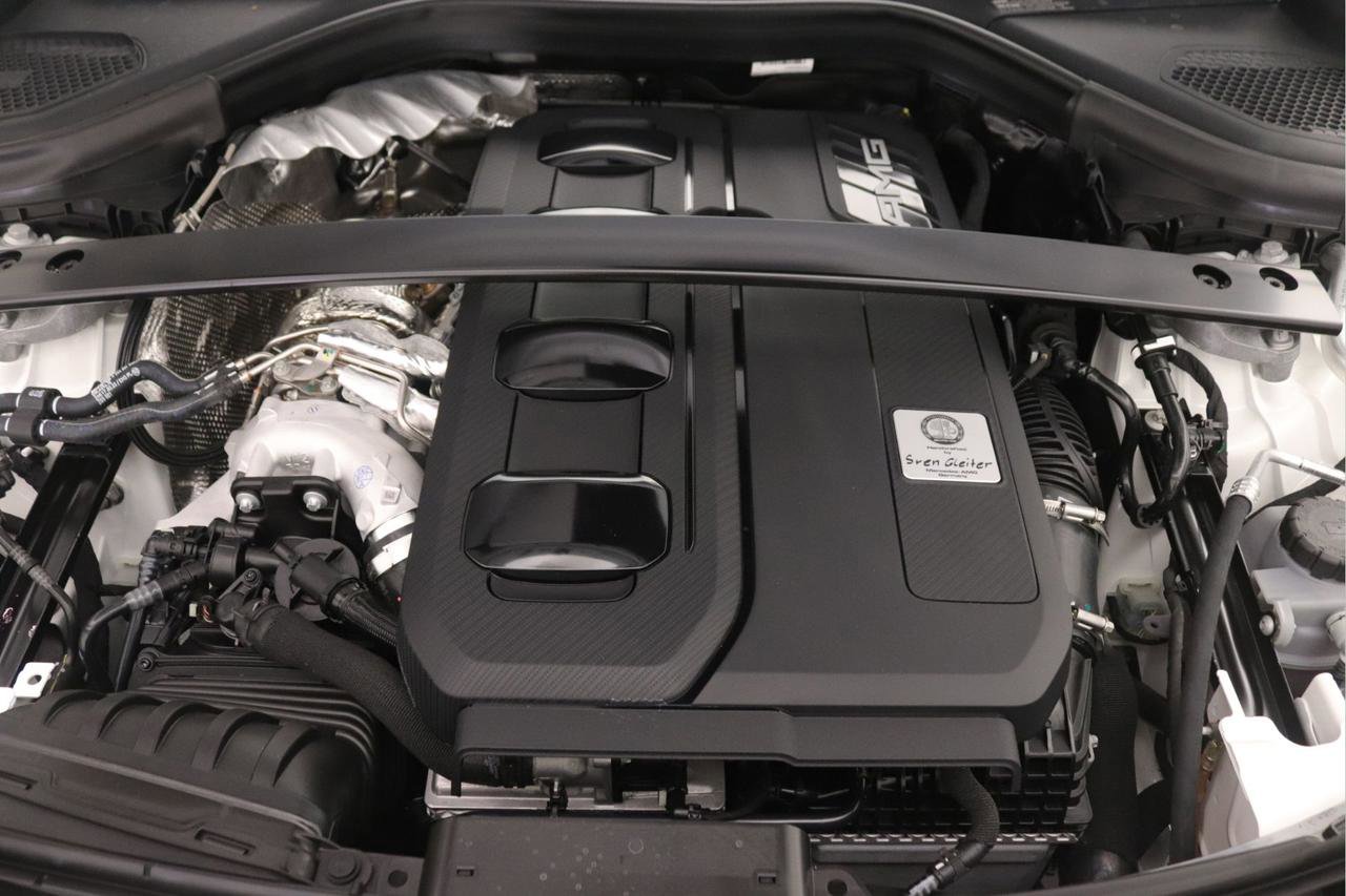 New 2026 Mercedes-Benz GLC 43 AMG 4MATIC image 9