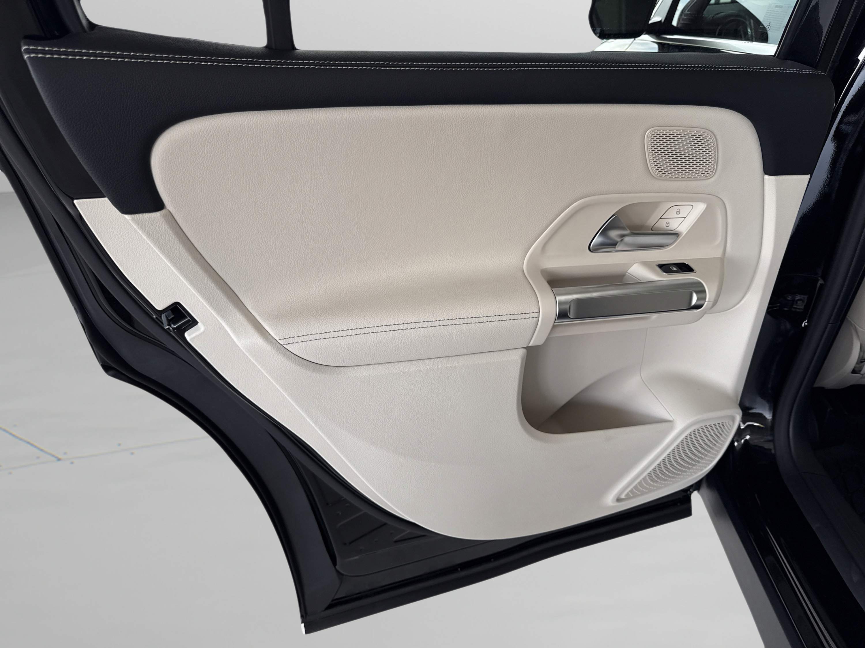 New 2026 Mercedes-Benz GLB 250 image 25