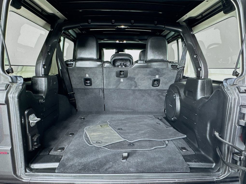 Used 2021 Jeep Wrangler Unlimited Sahara image 24