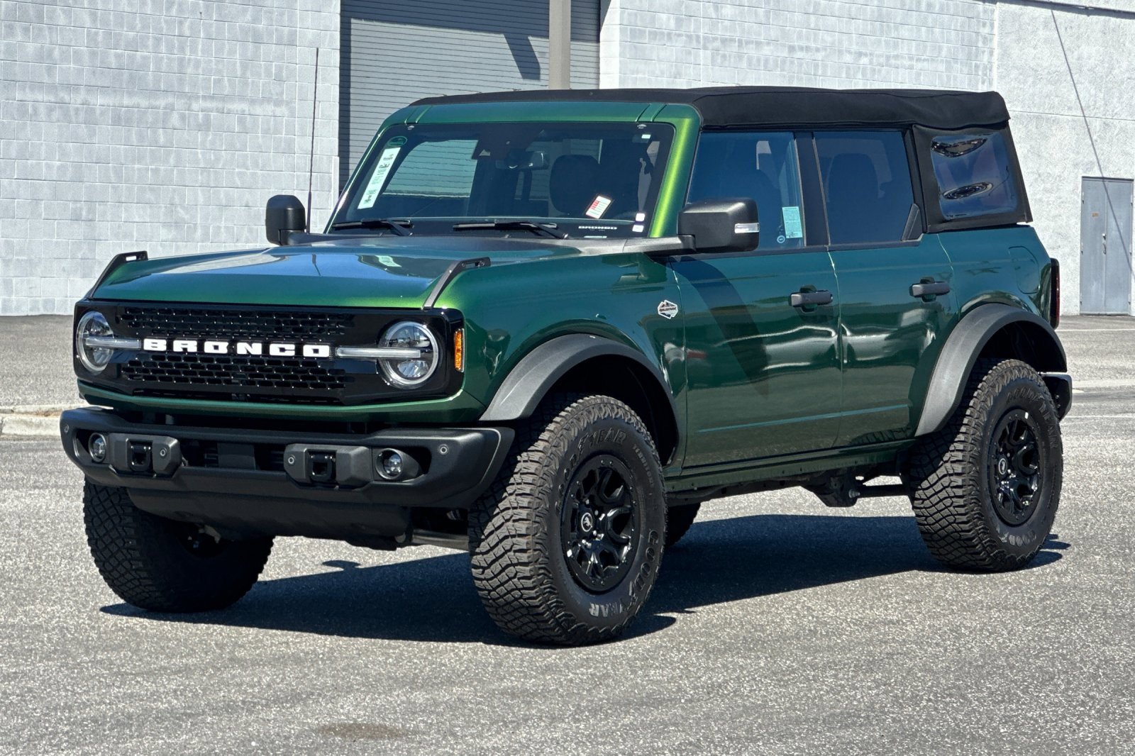 Used 2023 Ford Bronco Wildtrak image 9