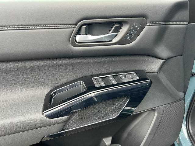 New 2026 Nissan Pathfinder Platinum AWD/4WD image 11