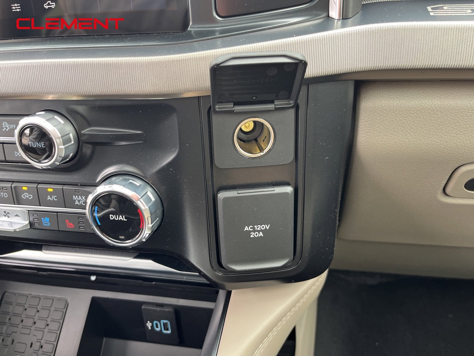 New 2026 Ford F450 Platinum image 17