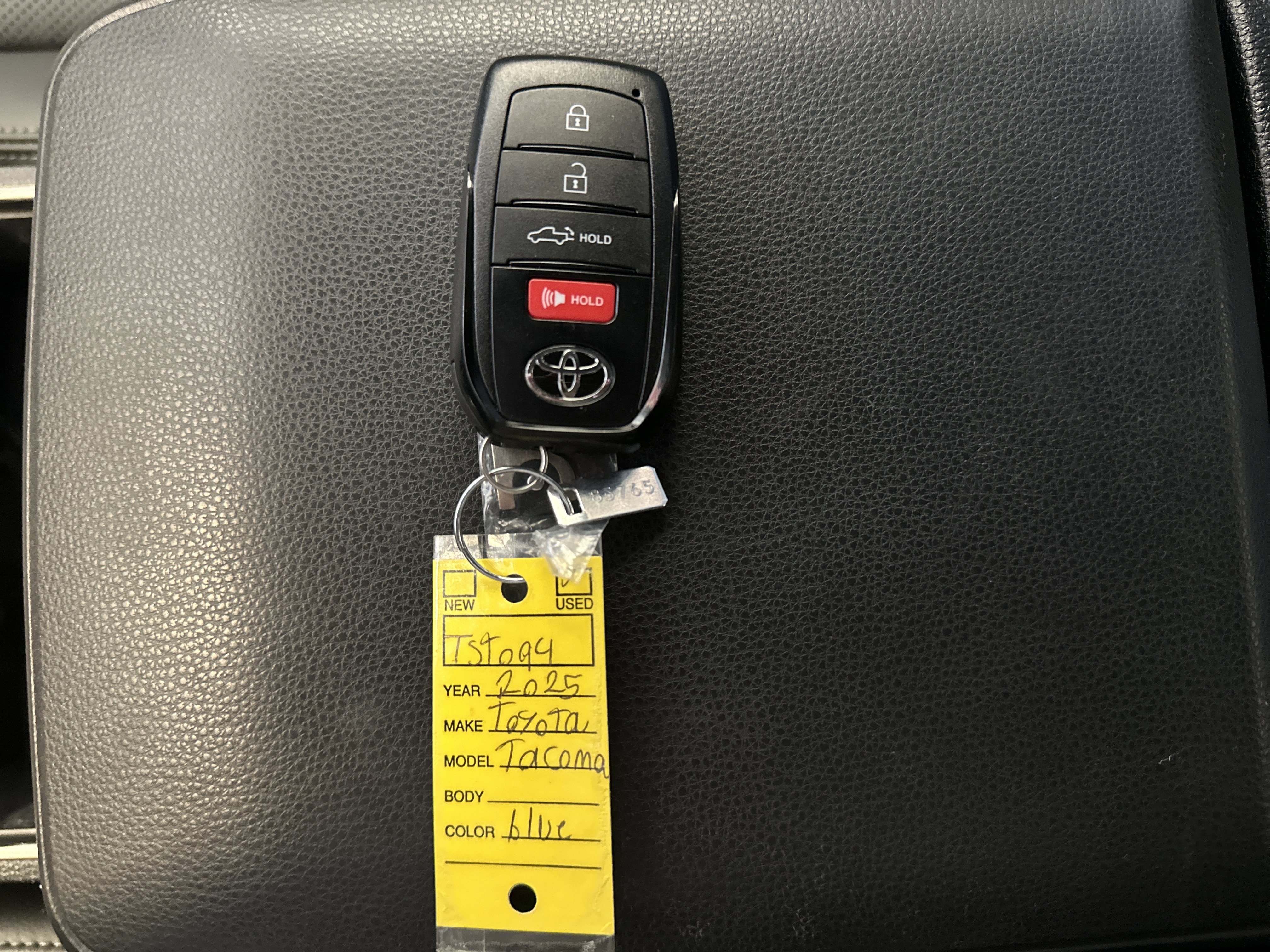 Used 2025 Toyota Tacoma TRD Sport image 30