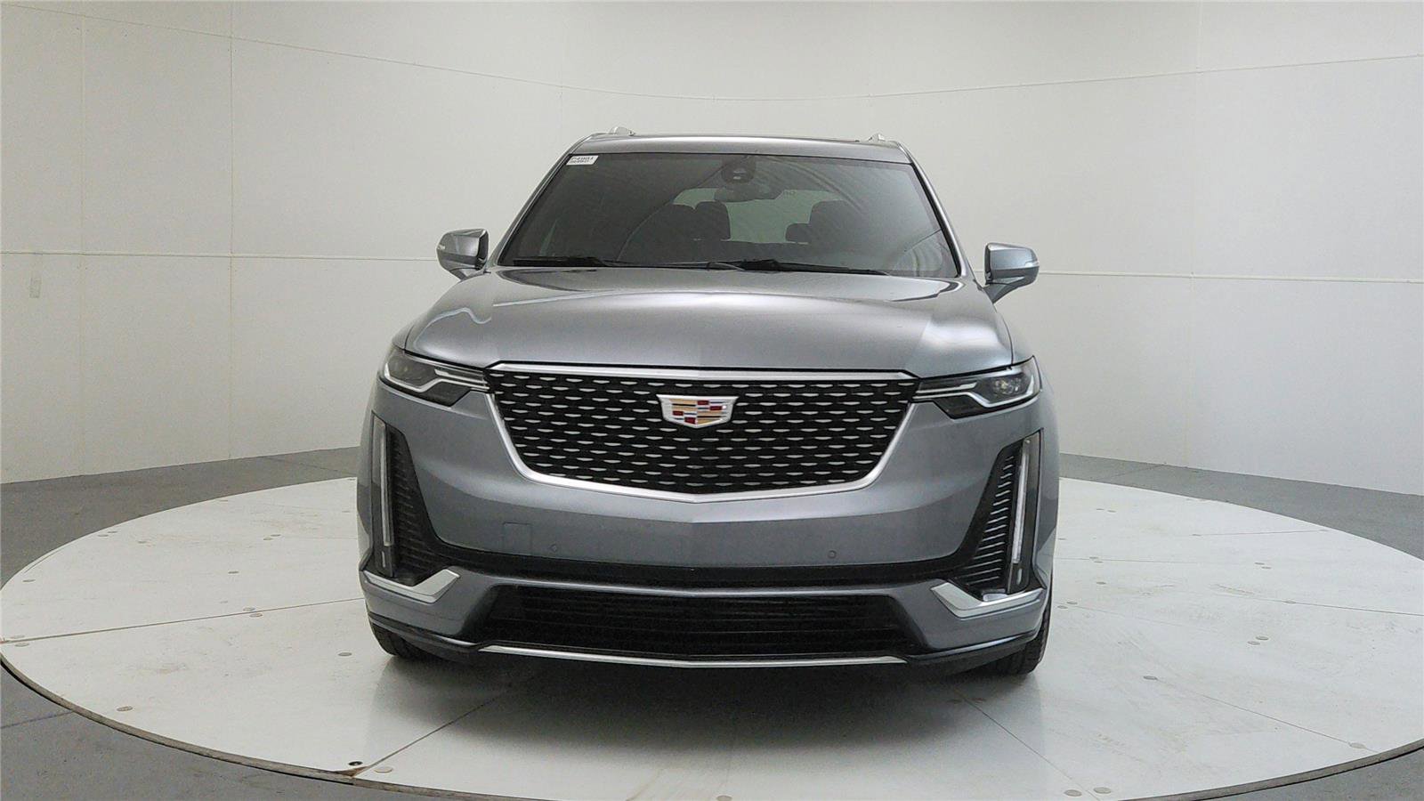Used 2024 Cadillac XT6 Luxury image 2