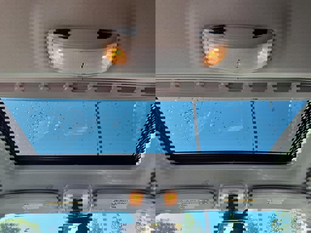 Used 2018 Volvo V60 T5 Cross Country w/ Convenience Package image 15