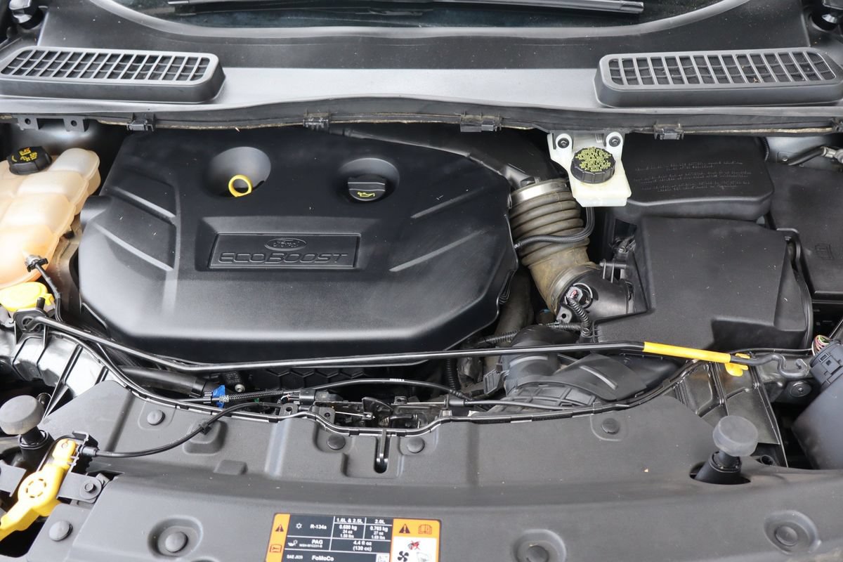 Used 2015 Ford Escape Titanium w/ Equipment Group 301A AWD/4WD image 40