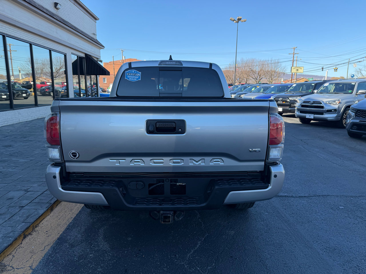 Used 2022 Toyota Tacoma TRD Off-Road image 8