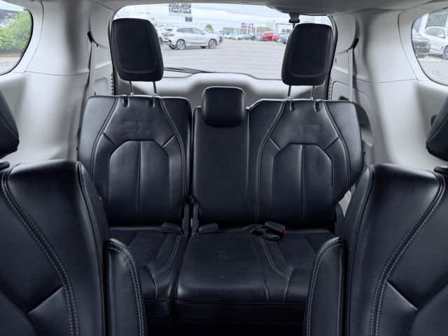 Certified 2023 Chrysler Pacifica Touring-L FWD image 22