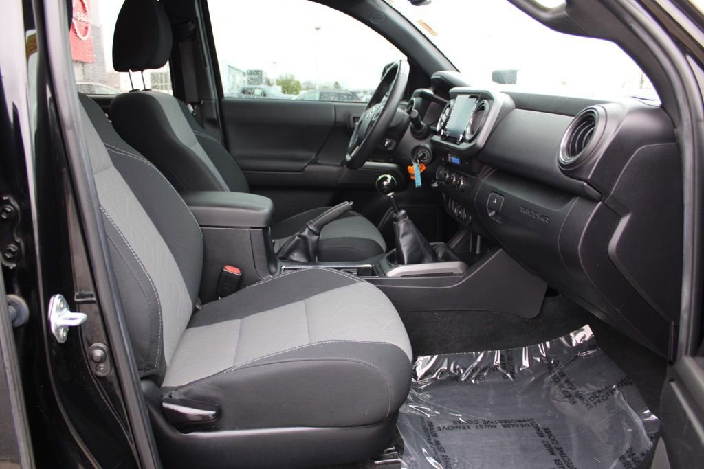 Used 2022 Toyota Tacoma TRD Off-Road image 18