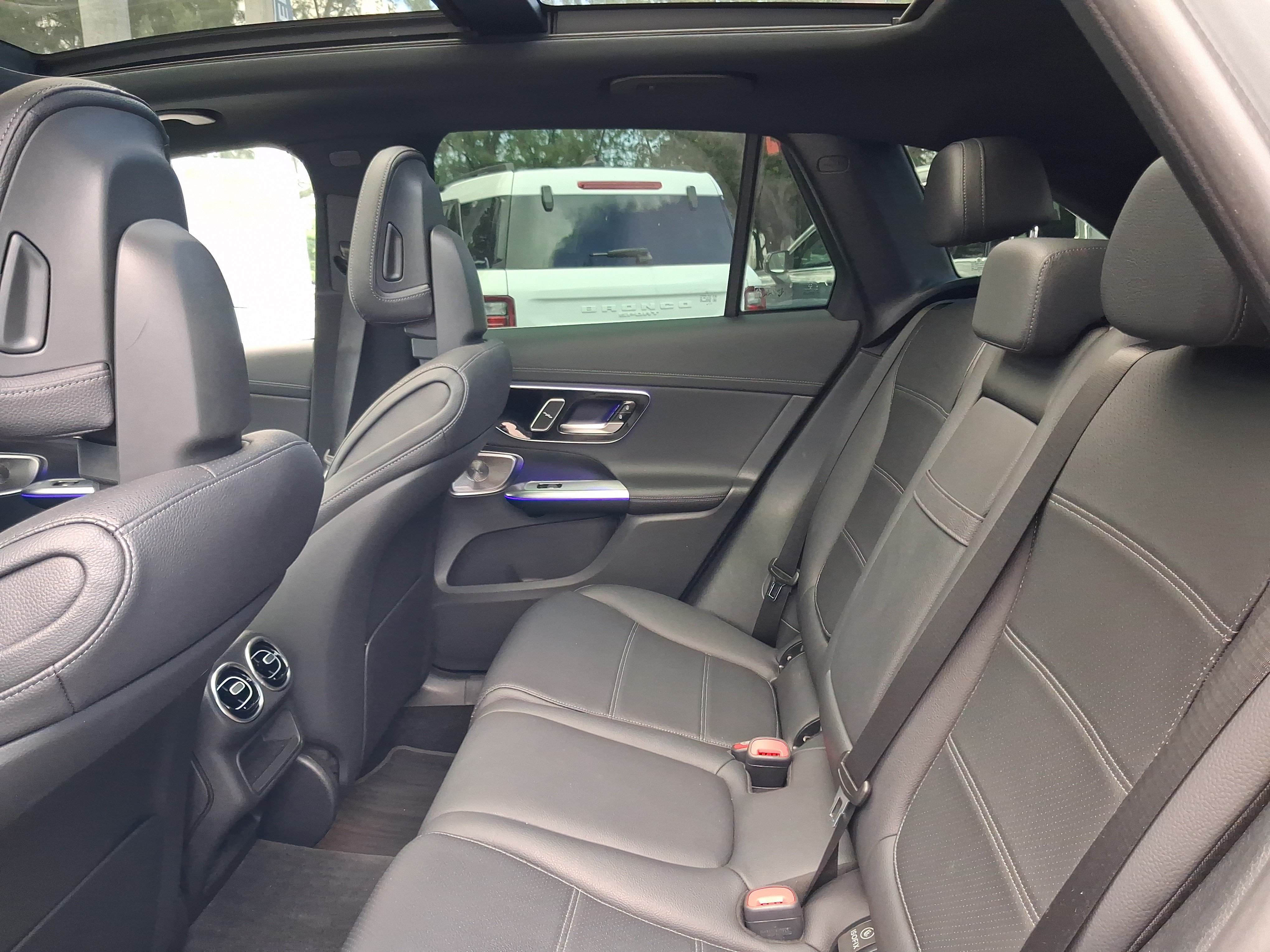 Used 2023 Mercedes-Benz GLC 300 4MATIC image 6