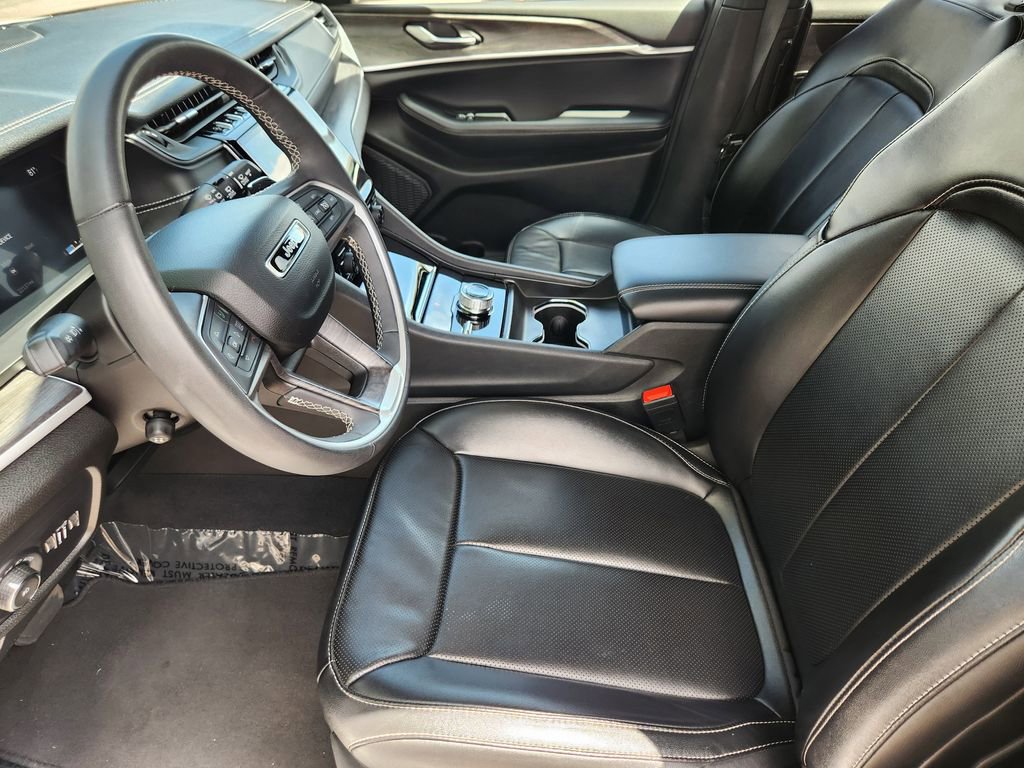 Used 2024 Jeep Grand Cherokee L Limited w/ Luxury Tech Group II AWD/4WD image 4