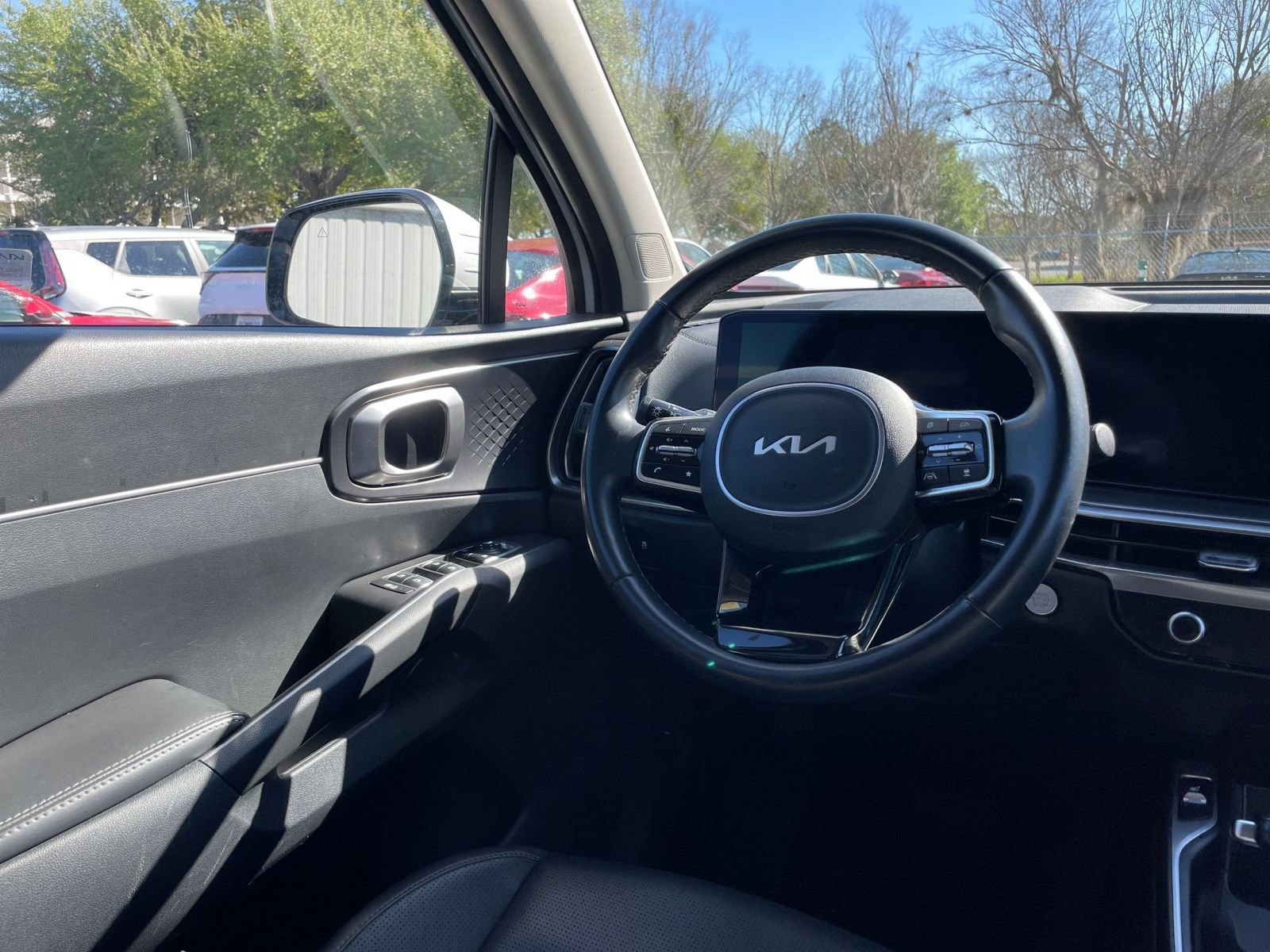 Used 2024 Kia Sorento S image 36