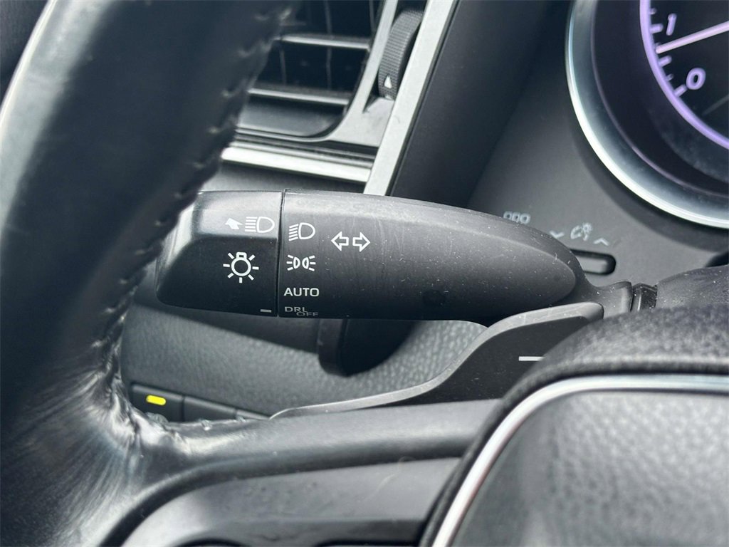 Used 2020 Toyota Camry SE image 28