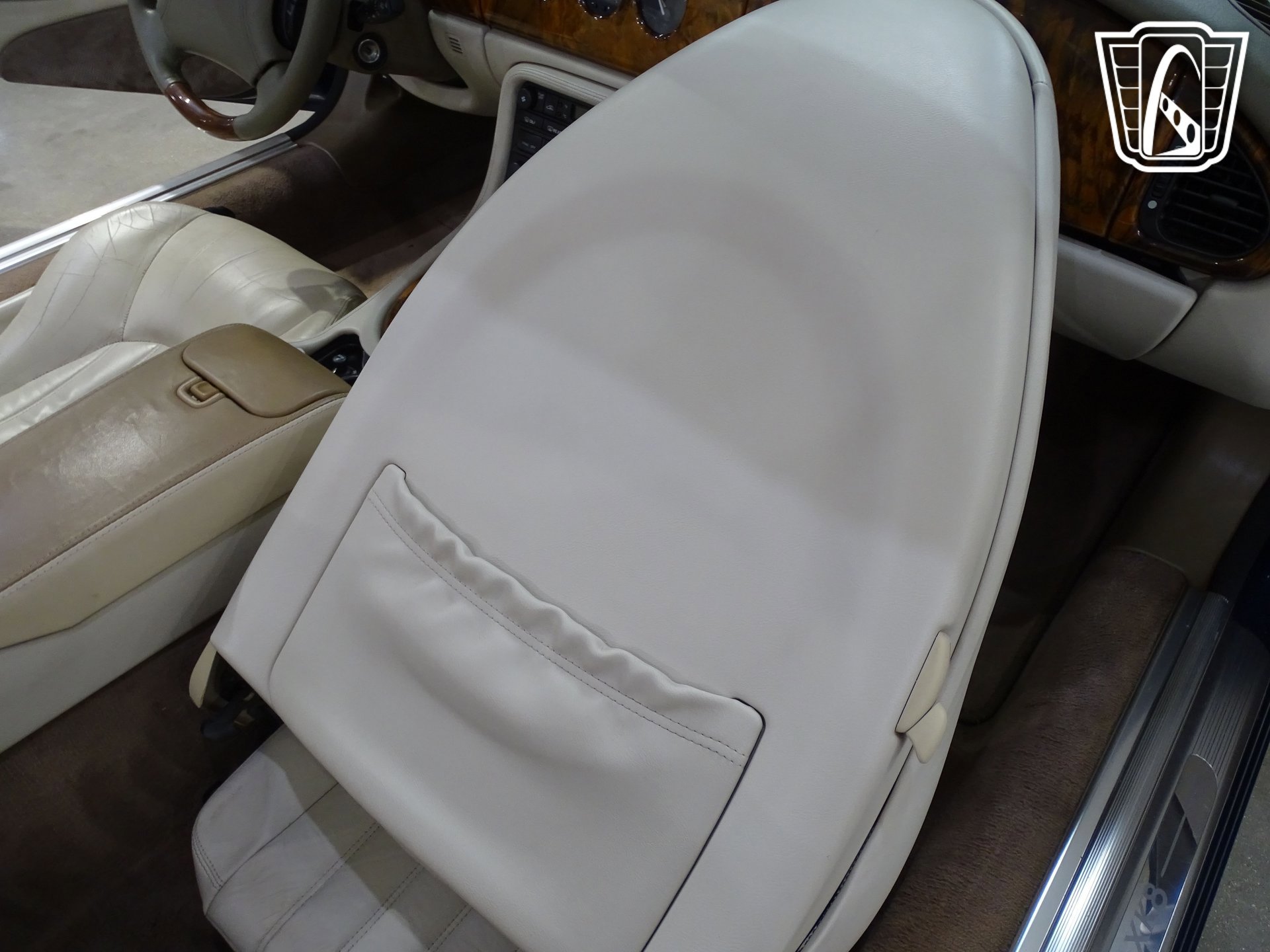 Used 1998 Jaguar XK8 Convertible image 38