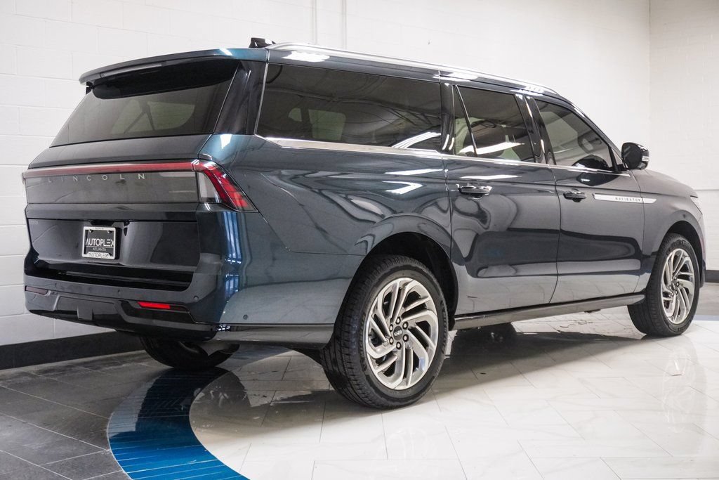 Used 2025 Lincoln Navigator L Reserve AWD/4WD image 35