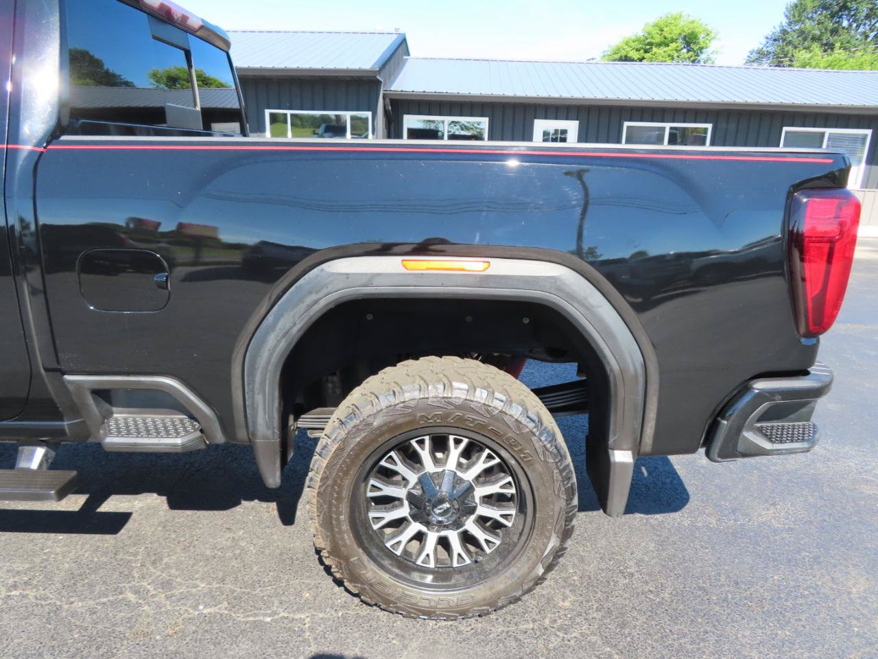 Used 2020 GMC Sierra 2500 AT4 w/ AT4 Premium Package AWD/4WD image 17
