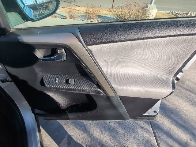 Used 2014 Toyota RAV4 XLE image 30