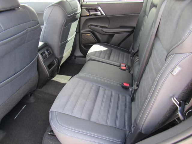 New 2026 Mitsubishi Outlander SE FWD image 15
