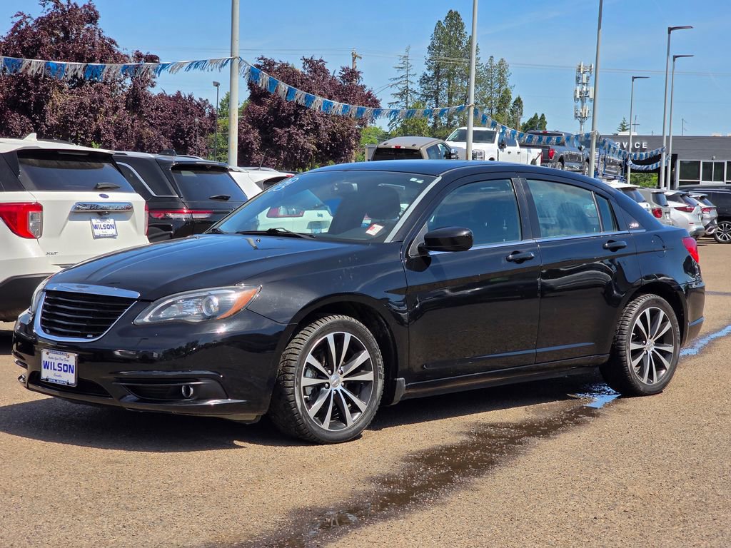 Used 2012 Chrysler 200 Touring w/ Sun/Sound Group