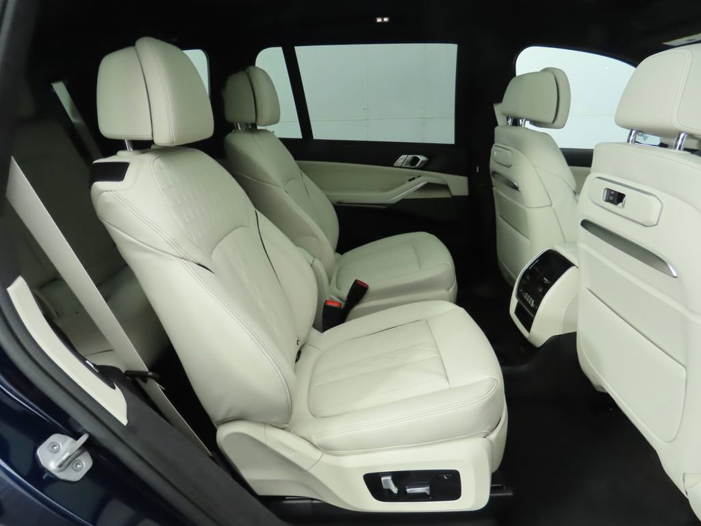 New 2026 BMW X7 M60i image 23