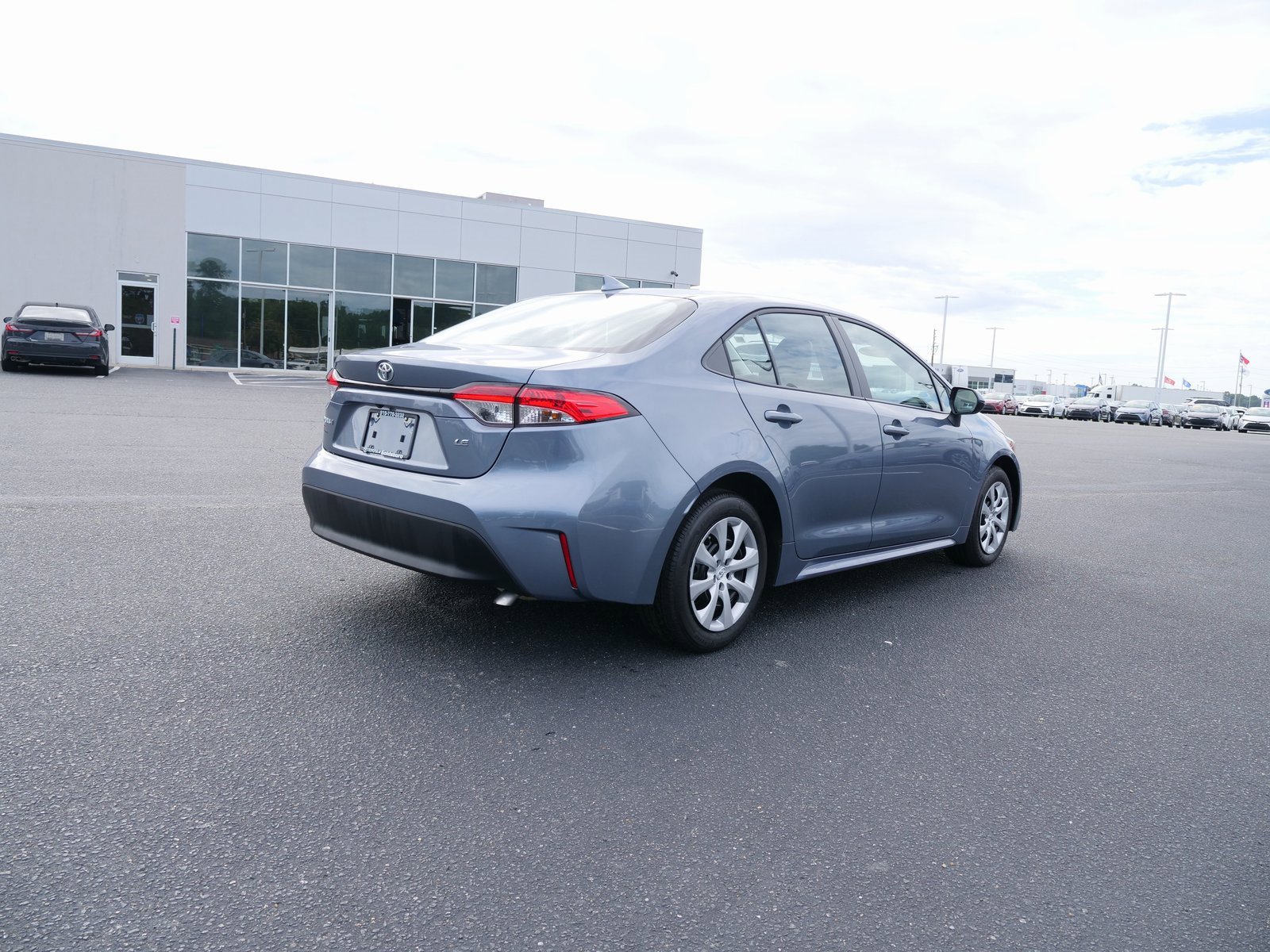 Used 2025 Toyota Corolla LE image 4