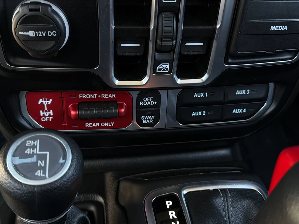 Used 2025 Jeep Wrangler Unlimited Rubicon AWD/4WD image 25
