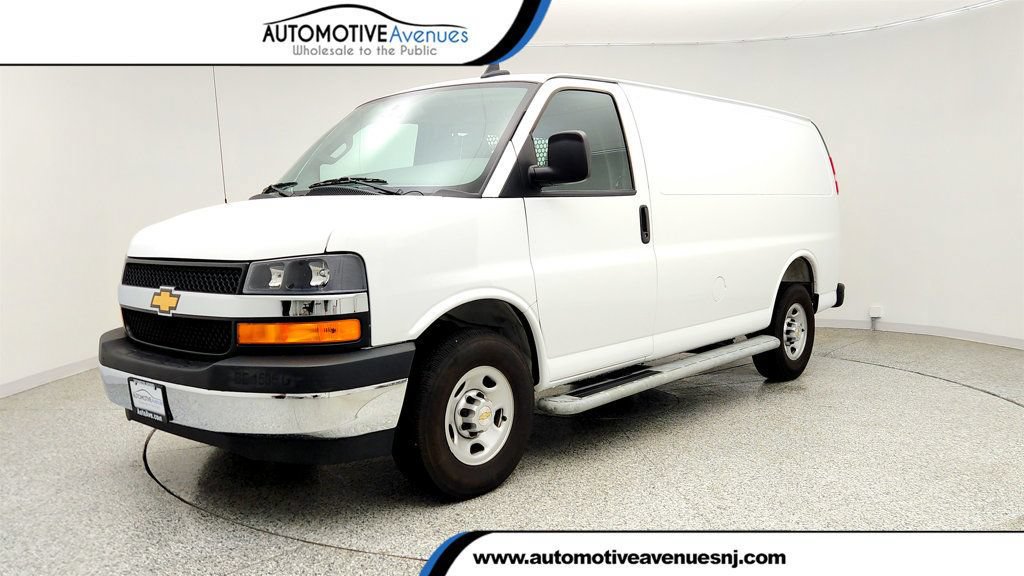 Used 2025 Chevrolet Express 2500 w/ Driver Convenience Package RWD image 1