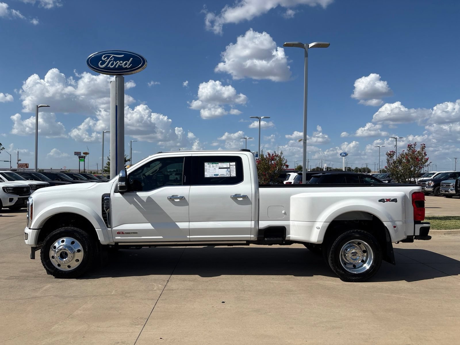 New 2026 Ford F450 Platinum w/ Platinum Plus Package AWD/4WD image 2