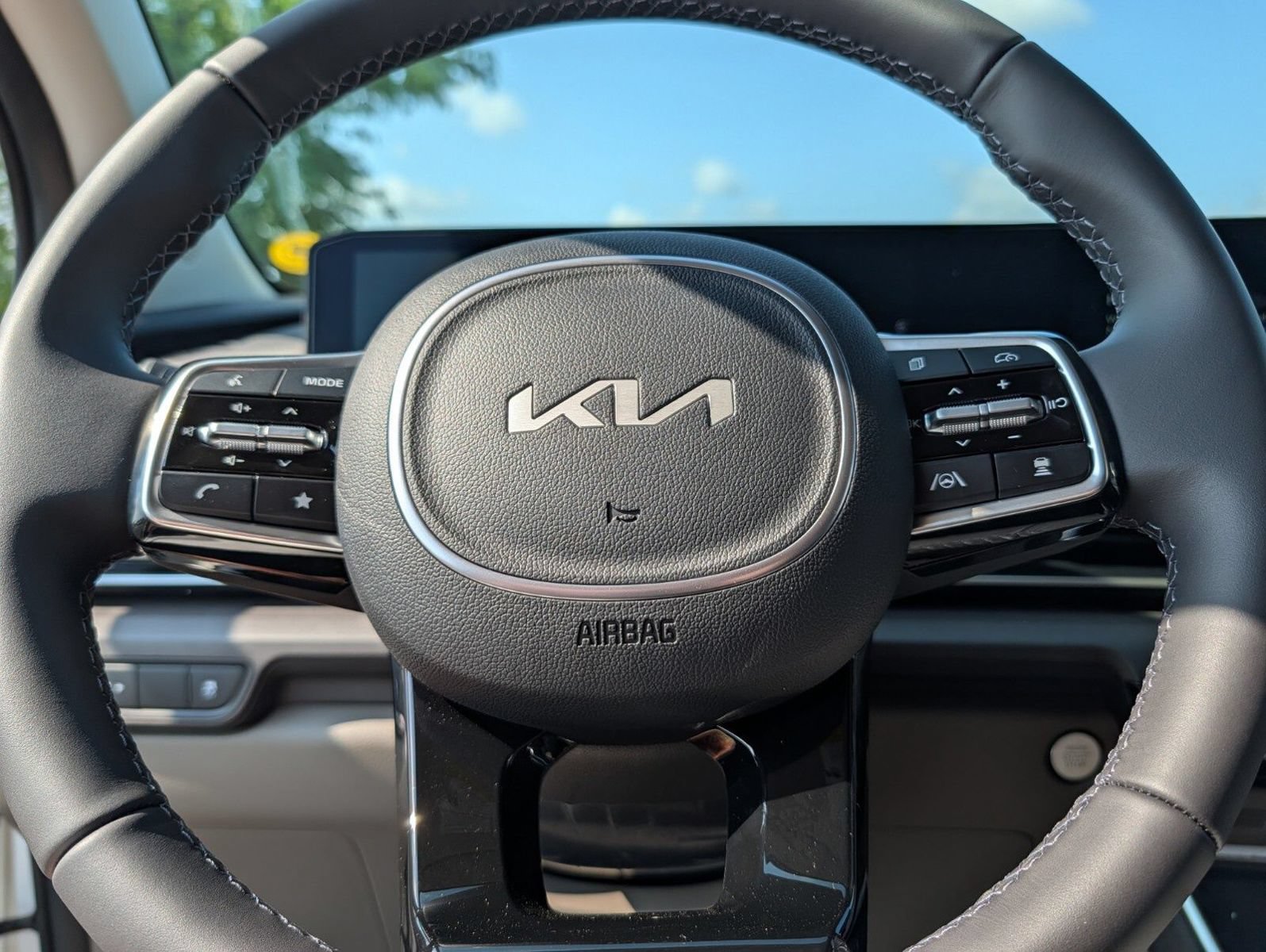 New 2026 Kia Carnival EX FWD image 31