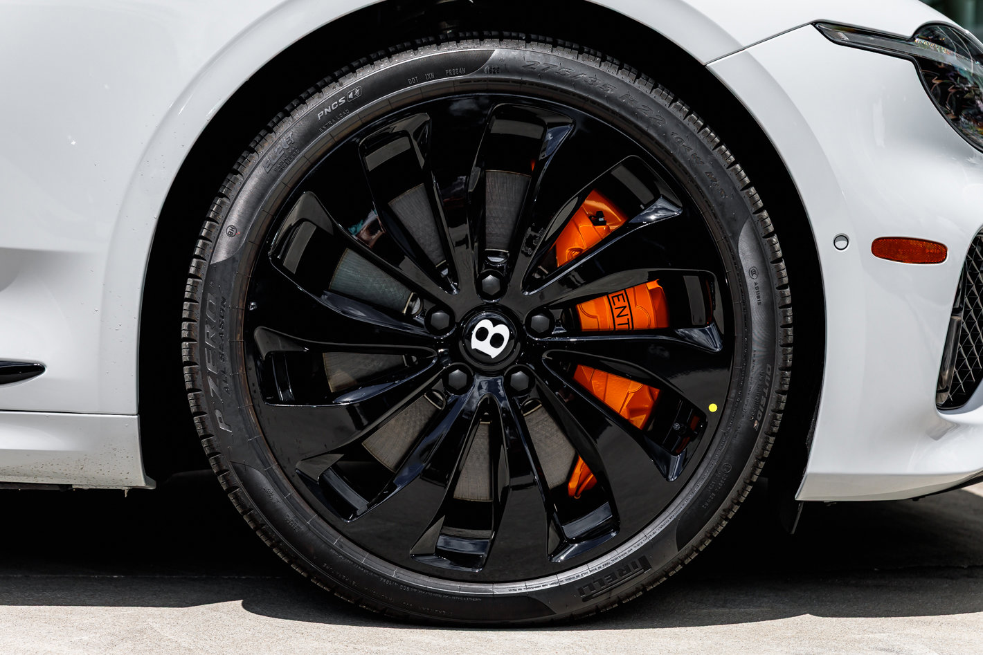 Used 2025 Bentley Continental GTC image 21