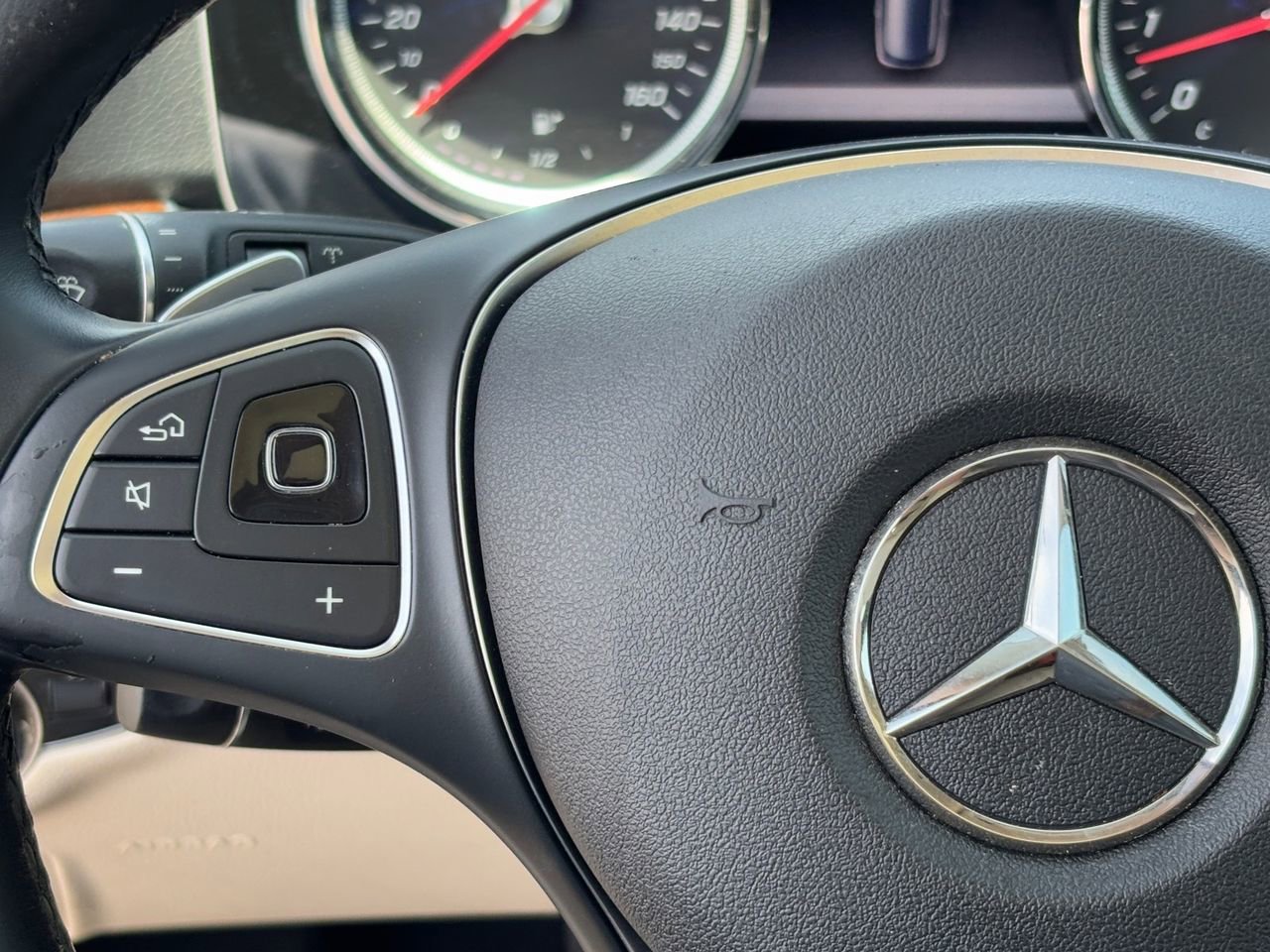 Used 2017 Mercedes-Benz E 400 4MATIC Wagon image 19