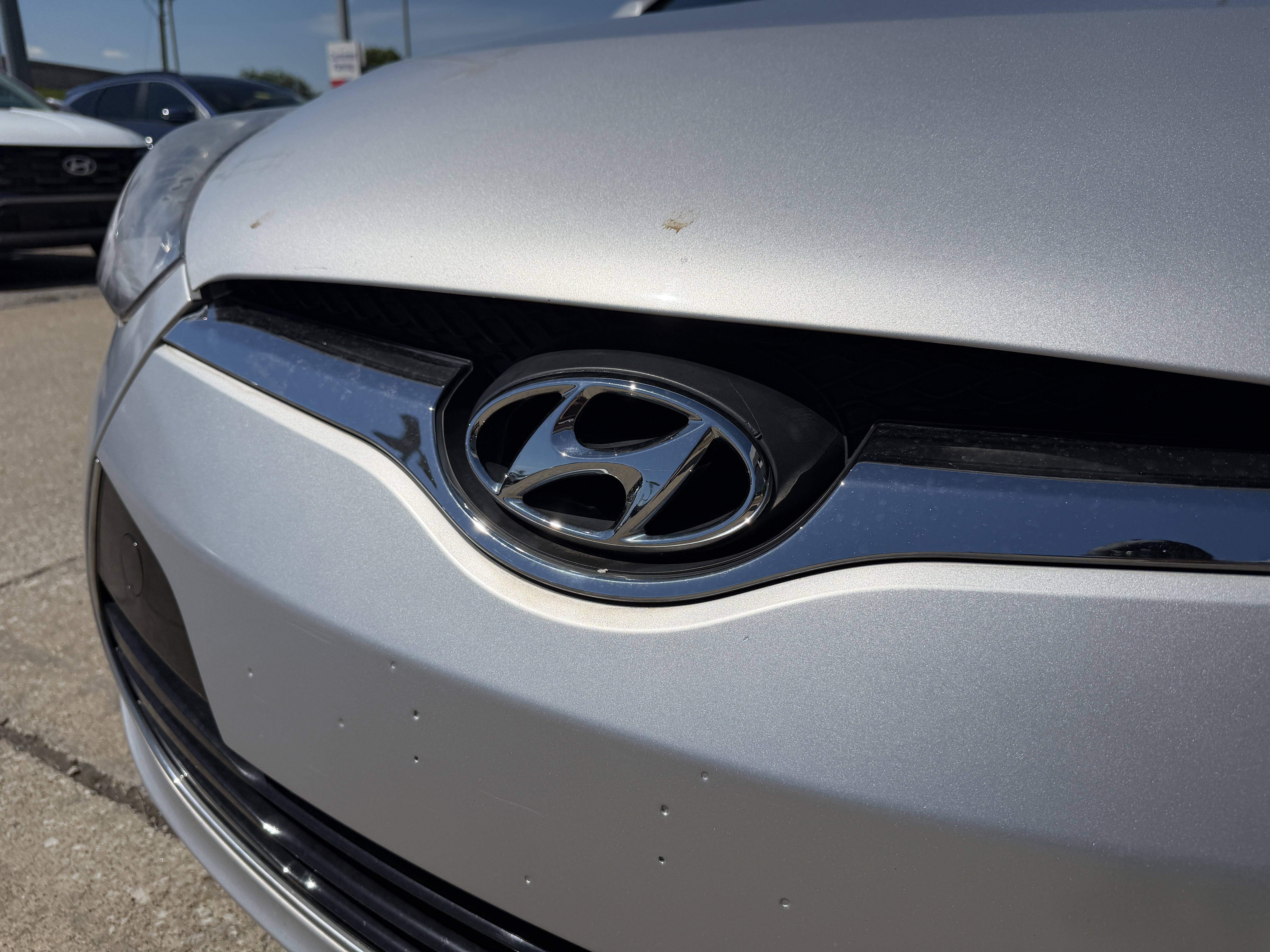 Used 2017 Hyundai Veloster Value Edition FWD image 17