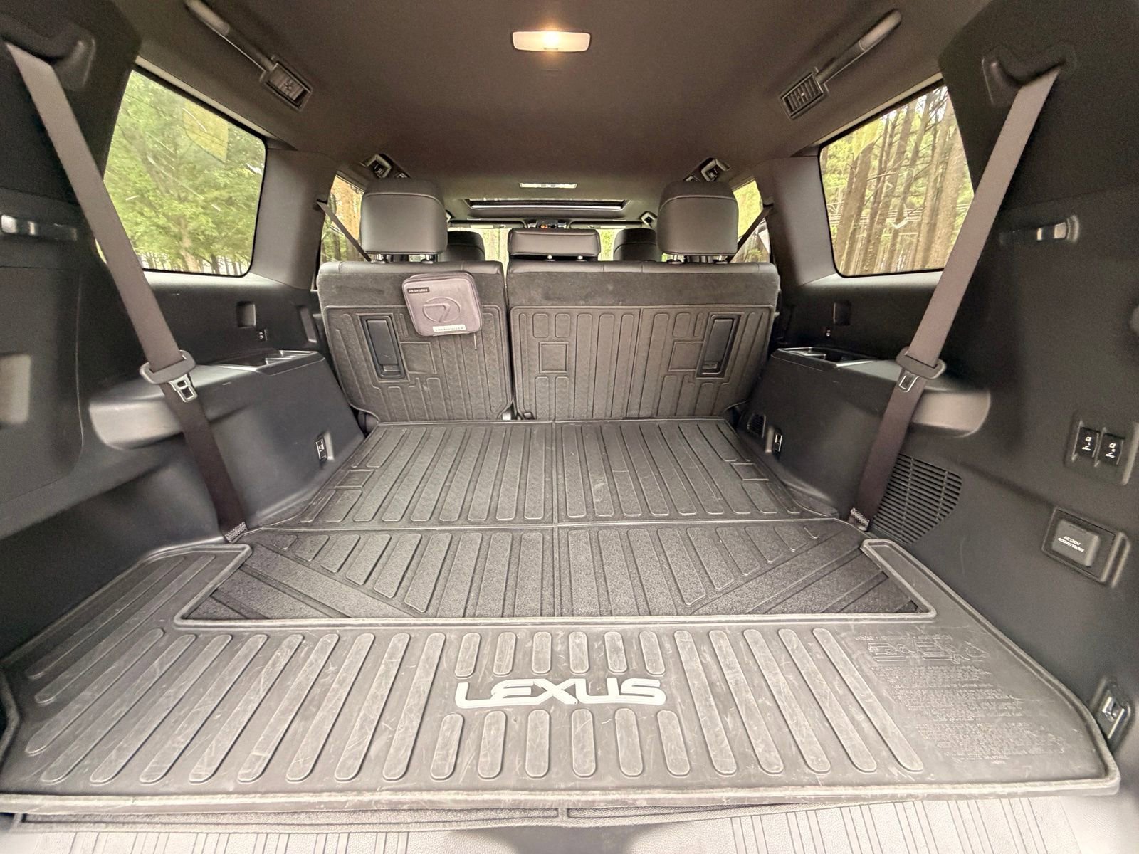 Used 2024 Lexus GX 550 w/ Accessory Package (2T) AWD/4WD image 18