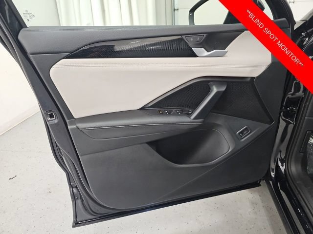 Used 2025 Volkswagen Tiguan SE w/ Panoramic Sunroof Package AWD/4WD image 12