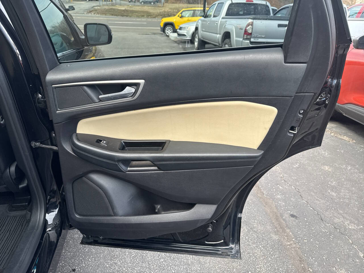 Used 2017 Ford Edge SEL w/ Equipment Group 201A AWD/4WD image 19