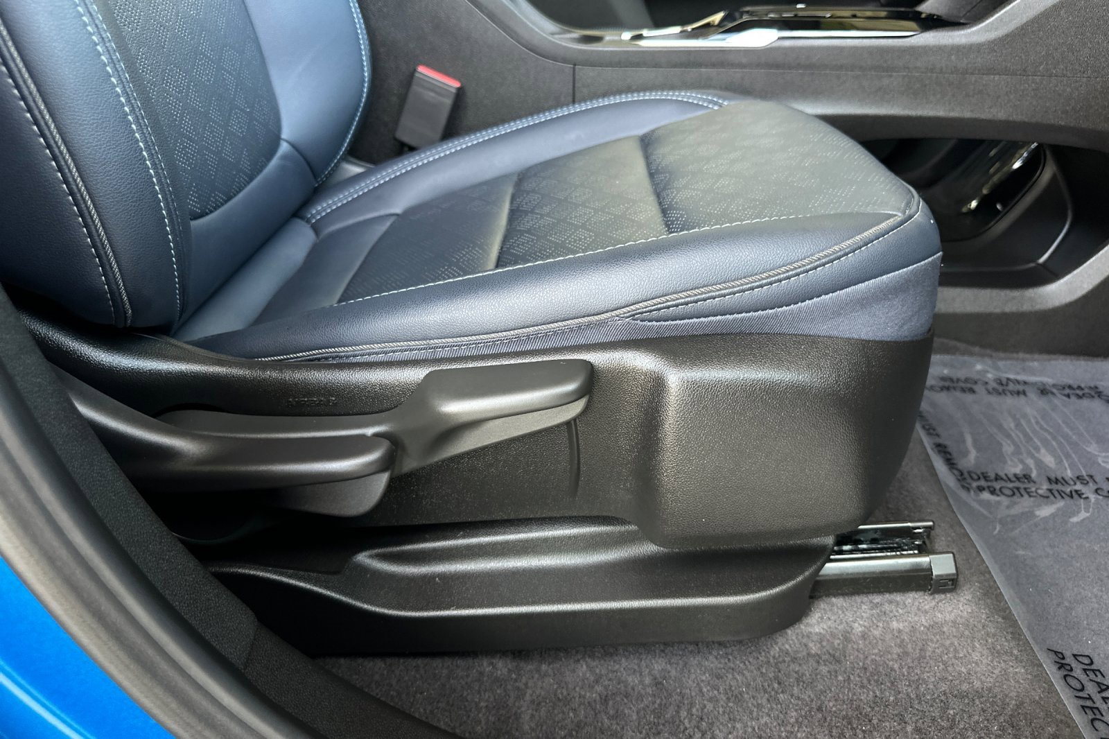 Certified 2022 Chevrolet Bolt EUV LT w/ Convenience Package image 23