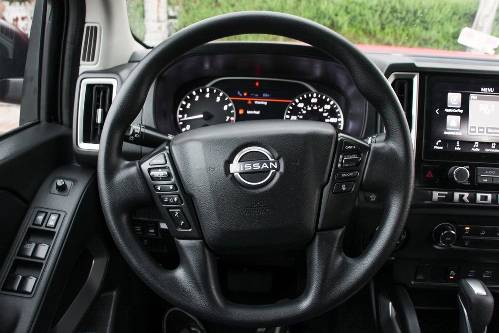 Used 2025 Nissan Frontier SV image 20