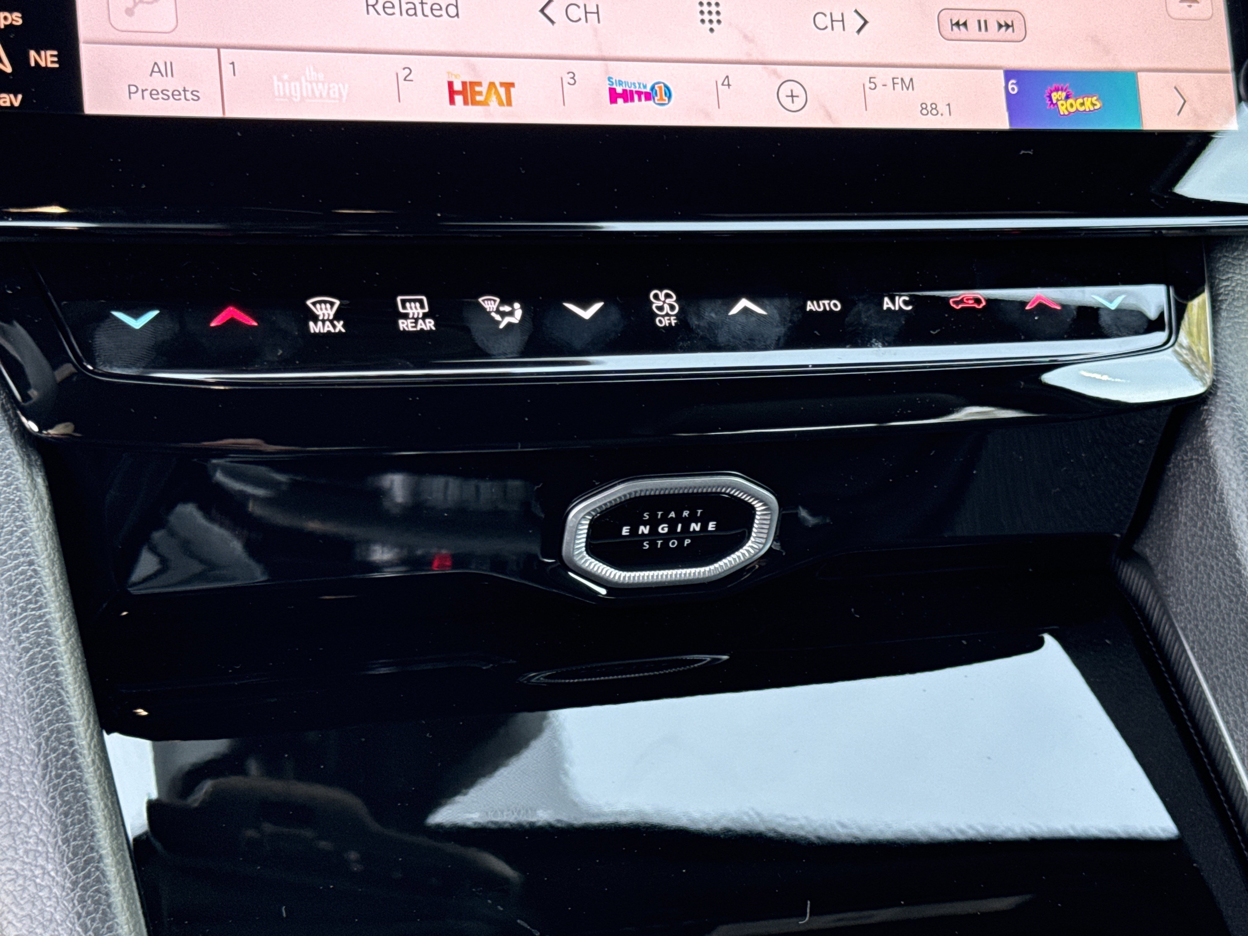 New 2026 Jeep Grand Cherokee Limited w/ Luxury Tech Group II image 37