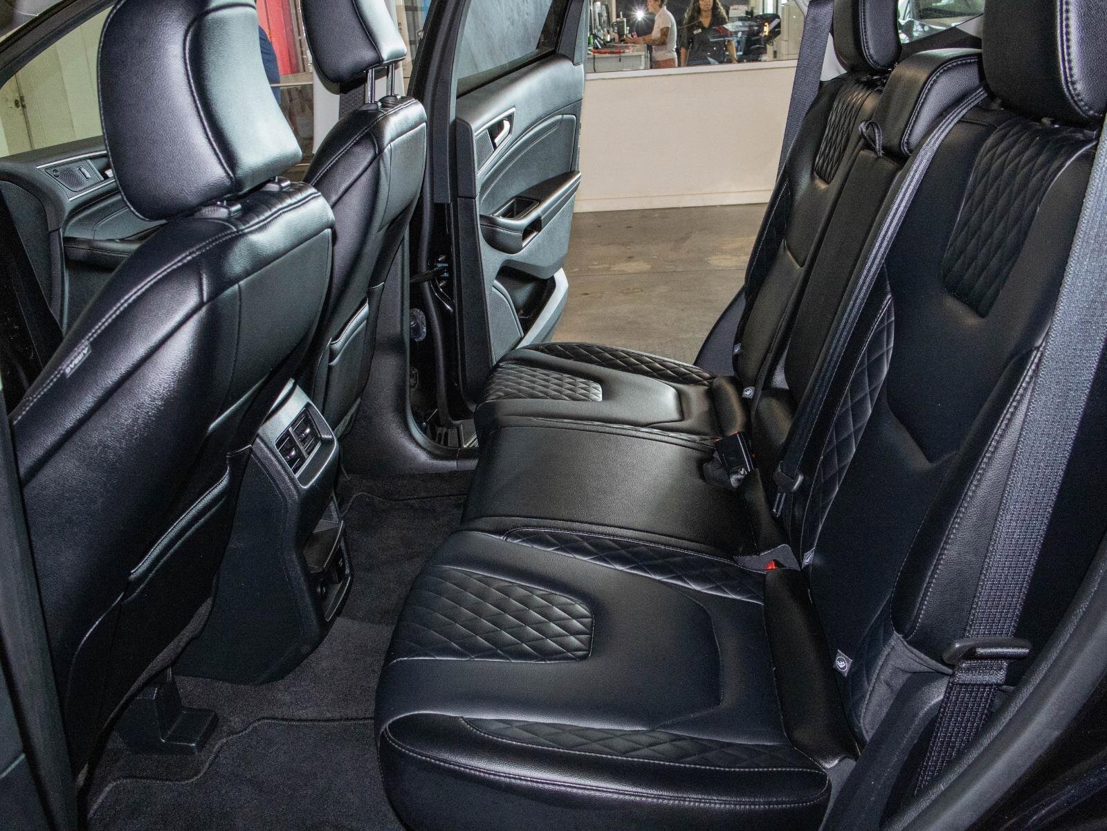 Used 2024 Ford Edge Titanium image 13