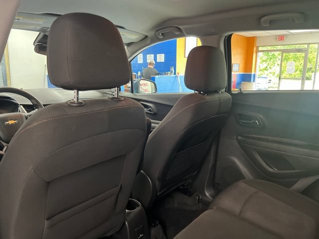 Used 2020 Chevrolet Trax LT FWD image 15